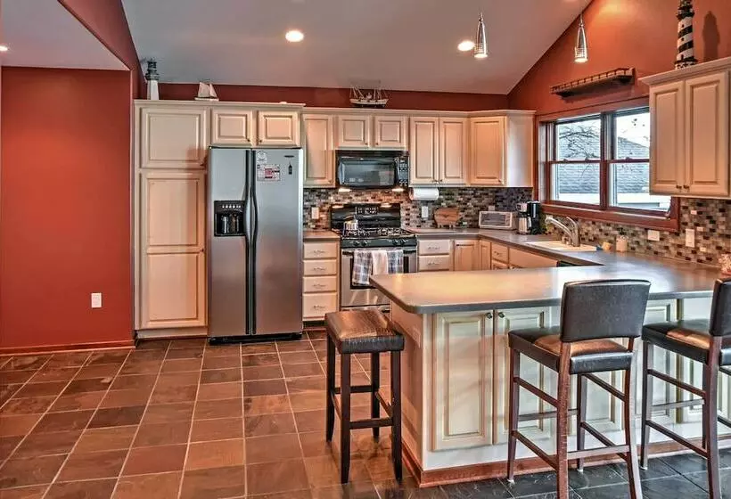 Spacious Edgerton Home W/ Private Beach & Views!