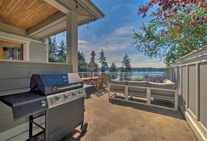 Spacious Lake Stevens Home W/ Fire Pit, Patio