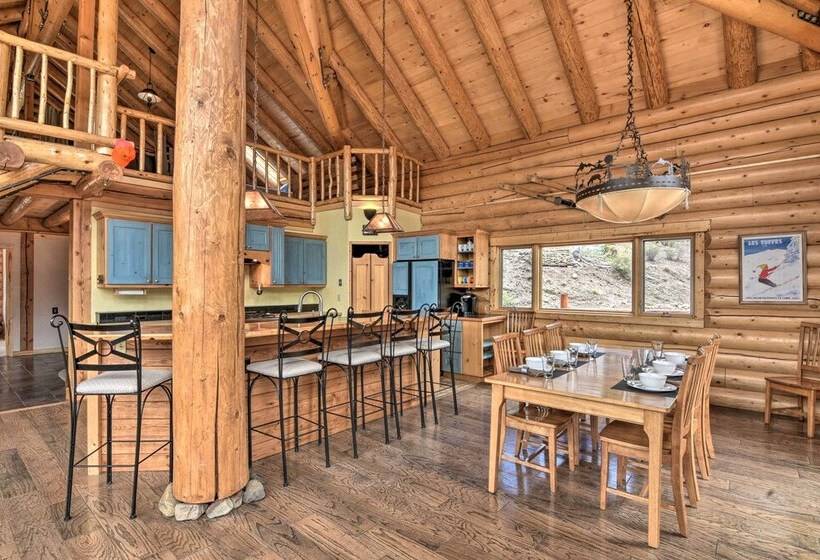 Spacious, Luxe Cabin W/ Mtn Views, Sauna & More!