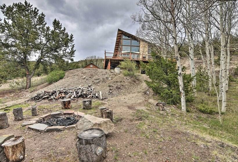 Spacious, Luxe Cabin W/ Mtn Views, Sauna & More!