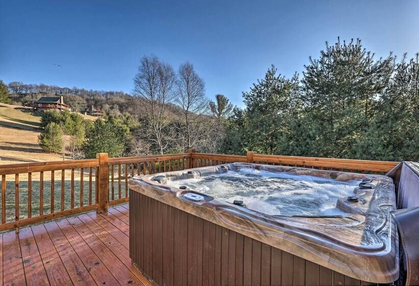 1/2 Mi To River: Spacious Blue Ridge Gem W/ Views!