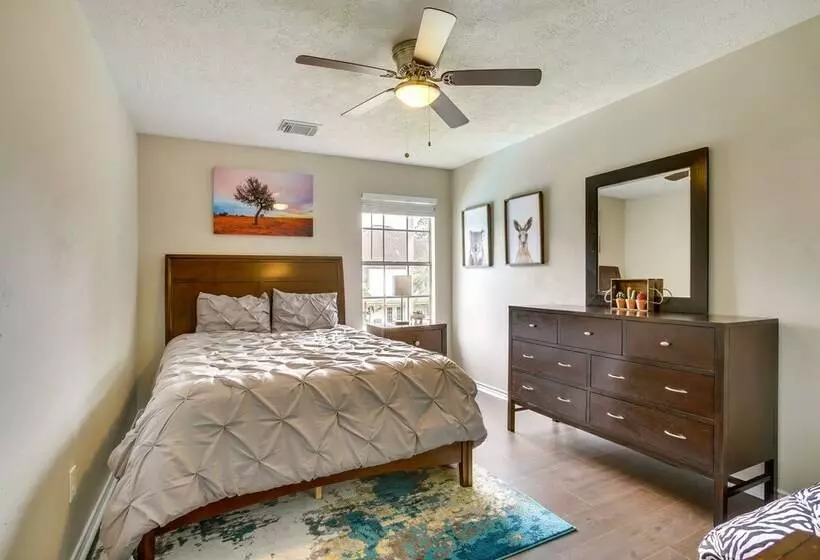 Texas Gulf Coast Vacation Rental: Private Pool!