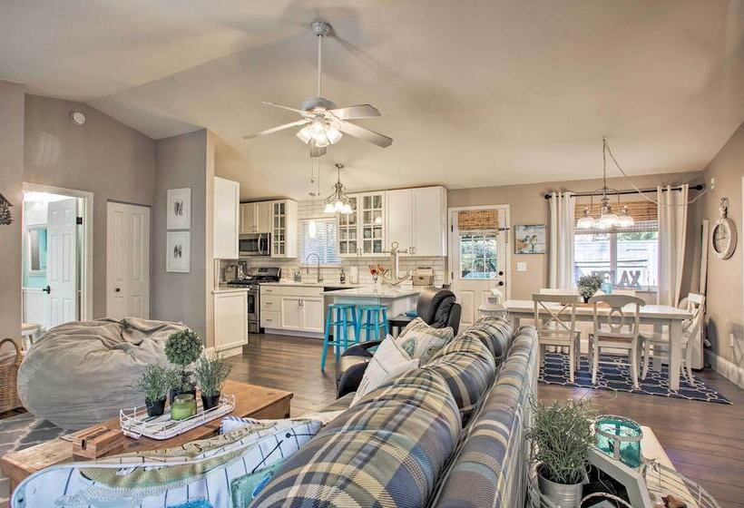 The Lake House In Rathdrum W/beach & Fire Pit