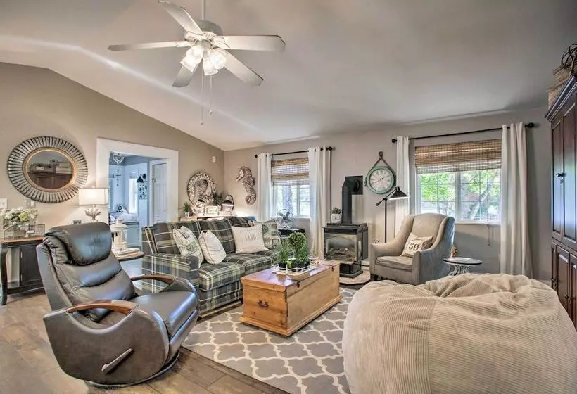 The Lake House In Rathdrum W/beach & Fire Pit