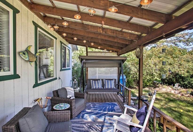 The Lake House In Rathdrum W/beach & Fire Pit