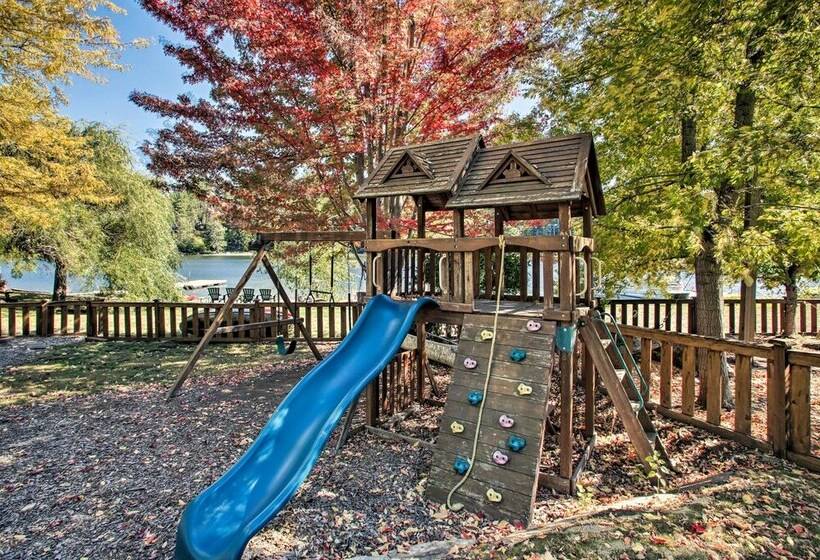 The Lake House In Rathdrum W/beach & Fire Pit