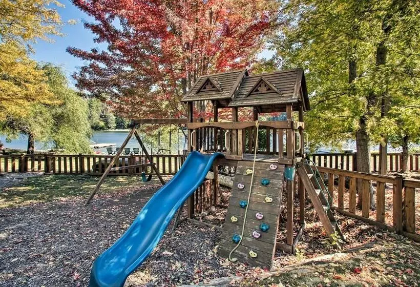 The Lake House In Rathdrum W/beach & Fire Pit