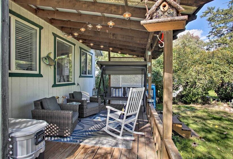 The Lake House In Rathdrum W/beach & Fire Pit