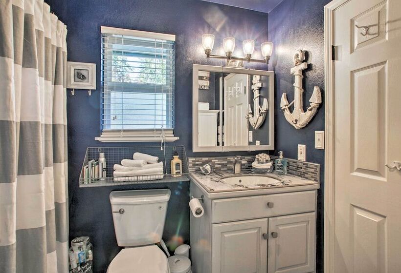 The Lake House In Rathdrum W/beach & Fire Pit