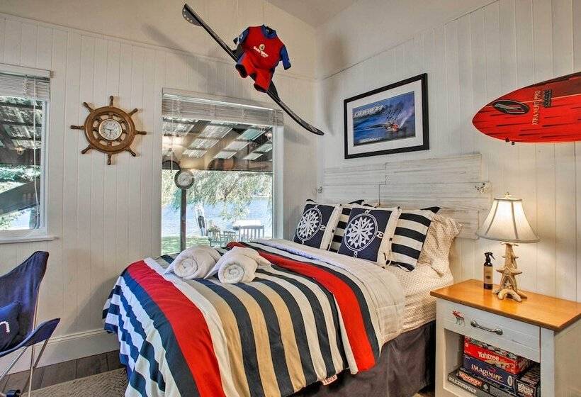 The Lake House In Rathdrum W/beach & Fire Pit