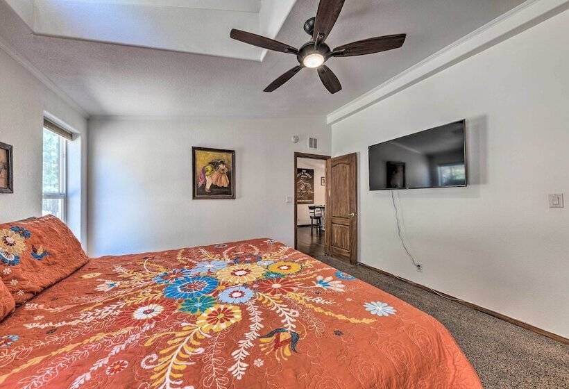 Tree Lined Alto Cabin: Near Parks & Trails!