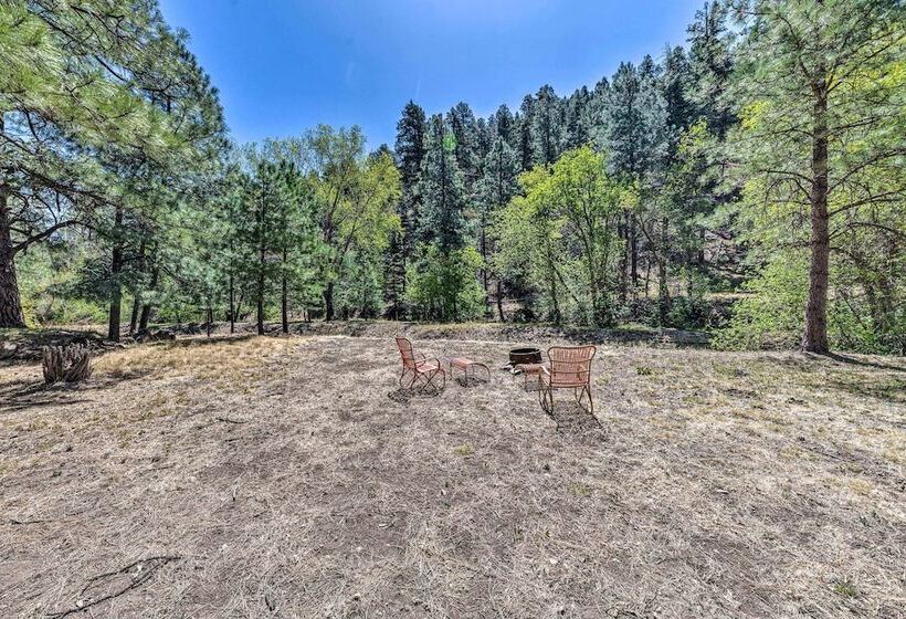 Tree Lined Alto Cabin: Near Parks & Trails!