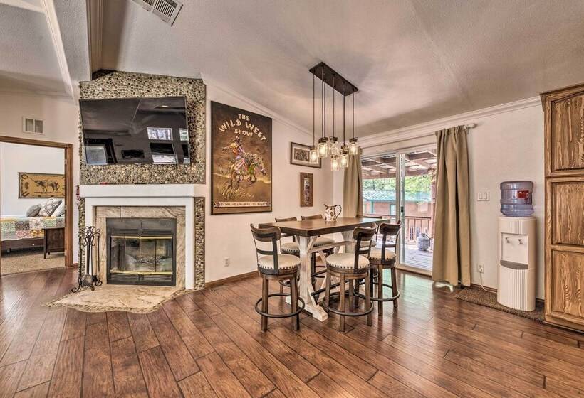 Tree Lined Alto Cabin: Near Parks & Trails!