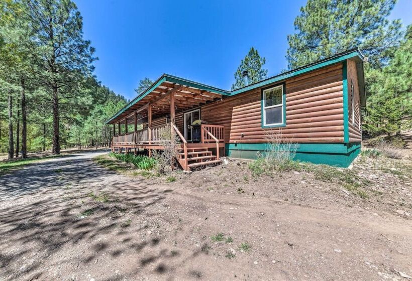 Tree Lined Alto Cabin: Near Parks & Trails!