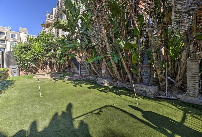 Tropical Oceanside Home W/ Deck, Walk To Beach