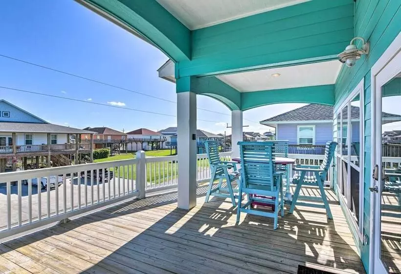 Deck + Fire Pit: Updated Crystal Beach Retreat!