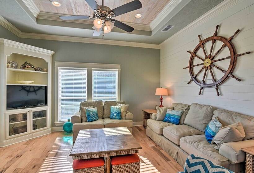 Deck + Fire Pit: Updated Crystal Beach Retreat!