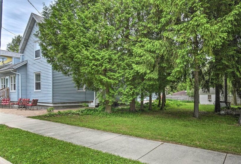 Walkable Lake Elkhart Apt: Dine, Shop, Swim!