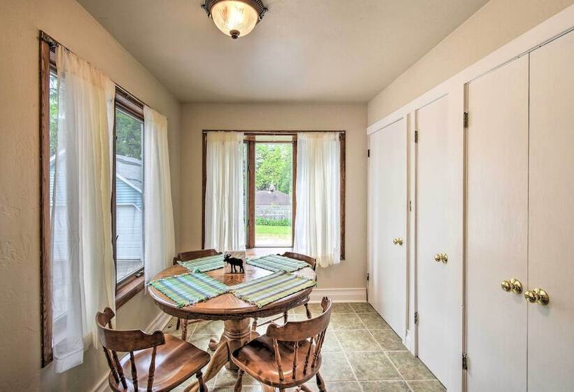 Walkable Lake Elkhart Apt: Dine, Shop, Swim!