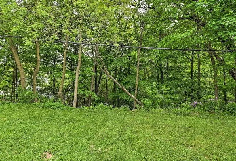 Walkable Lake Elkhart Apt: Dine, Shop, Swim!