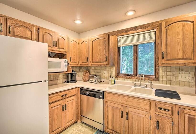 Walkable Lake Elkhart Apt: Dine, Shop, Swim!