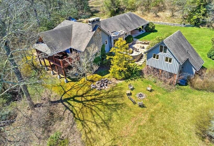 40 Acre Ski Retreat W/ Hot Tub In Banner Elk!