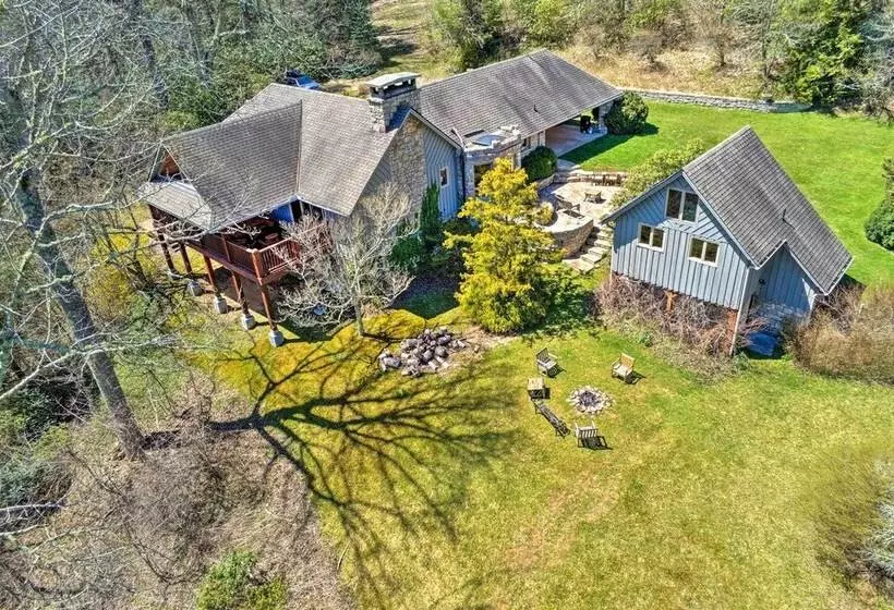 40 Acre Ski Retreat W/ Hot Tub In Banner Elk!