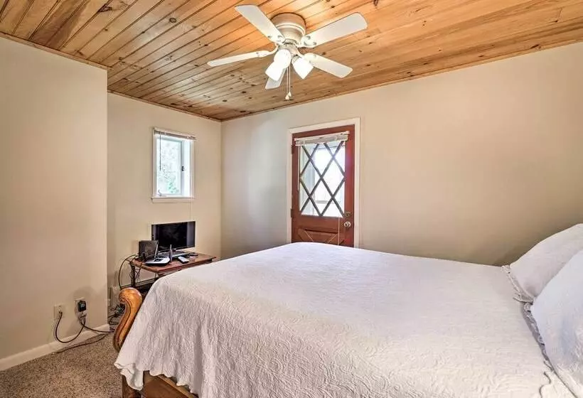 40 Acre Ski Retreat W/ Hot Tub In Banner Elk!