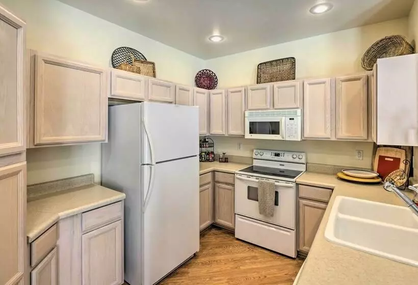 Adobe Oasis In Bullhead City W/ Private Pool!