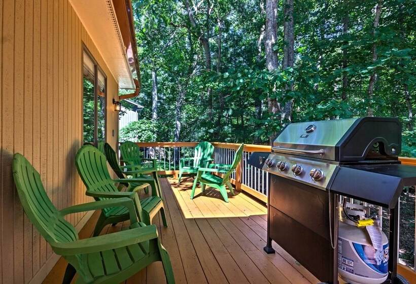Arden Vacation Rental W/ Private Hot Tub & Grill!