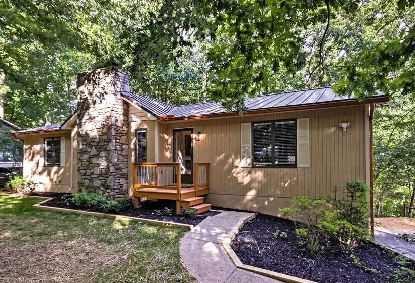 Arden Vacation Rental W/ Private Hot Tub & Grill!