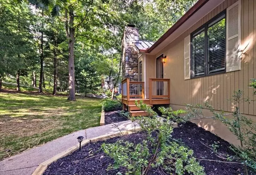 Arden Vacation Rental W/ Private Hot Tub & Grill!