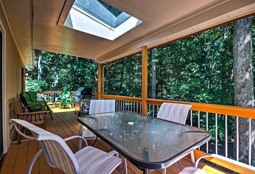 Arden Vacation Rental W/ Private Hot Tub & Grill!