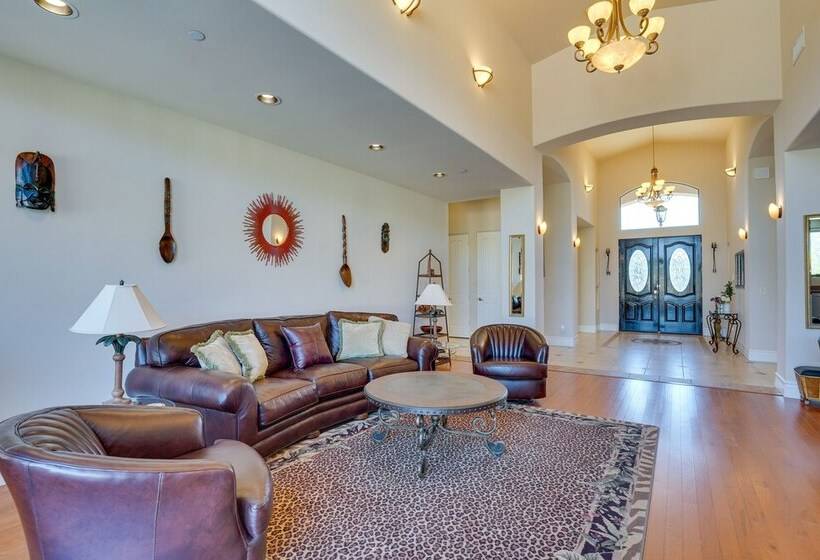 Spacious Cave Creek Home W/ Hot Tub, Yard & Views!