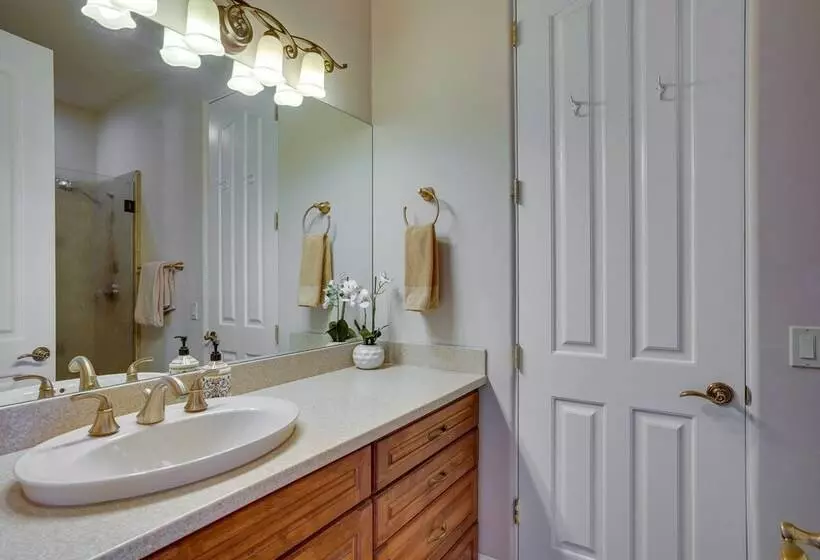 Spacious Cave Creek Home W/ Hot Tub, Yard & Views!