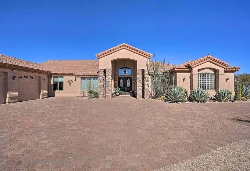Spacious Cave Creek Home W/ Hot Tub, Yard & Views!
