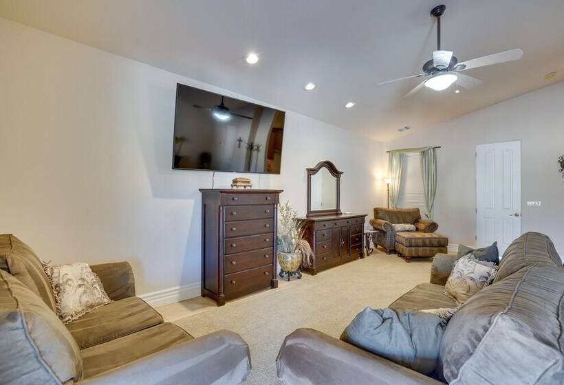 Spacious Cave Creek Home W/ Hot Tub, Yard & Views!