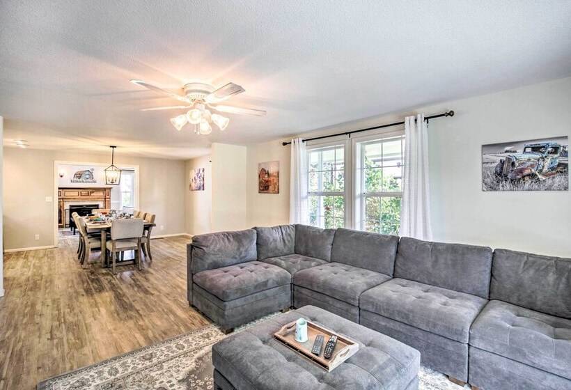 Charming Eugene Home W/ Fire Pit: 8 Mi To Uo!