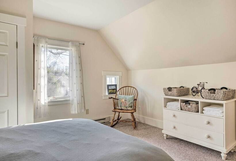 Charming Farmhouse: Walk To Village + Trails!