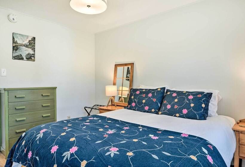 Charming Farmhouse: Walk To Village + Trails!