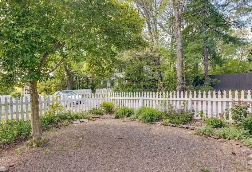 Charming Home < 2 Mi To Downtown Hendersonville!