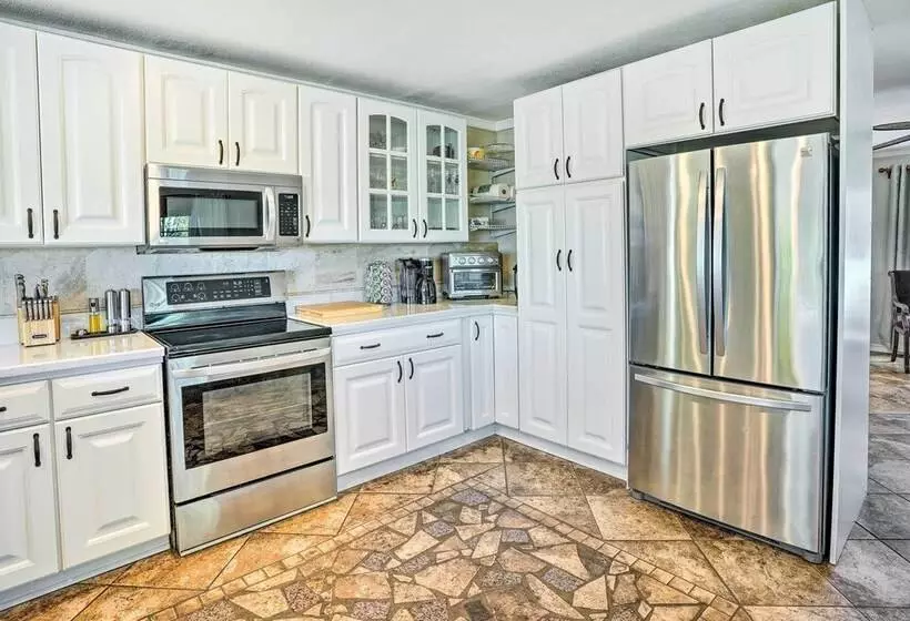 Charming Laguna Hills Home W/ Private Hot Tub