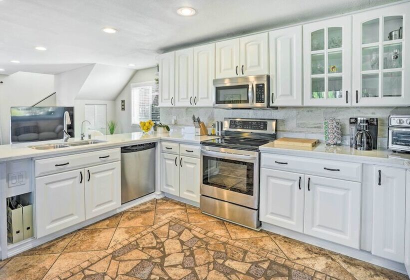 Charming Laguna Hills Home W/ Private Hot Tub