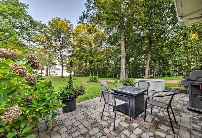 Charming Lakefront Home W/ Grill & Fire Pit!