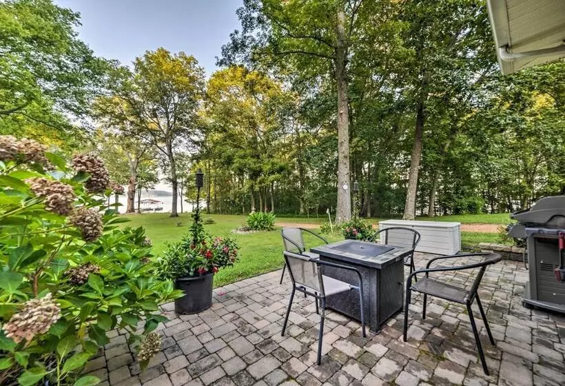 Charming Lakefront Home W/ Grill & Fire Pit!