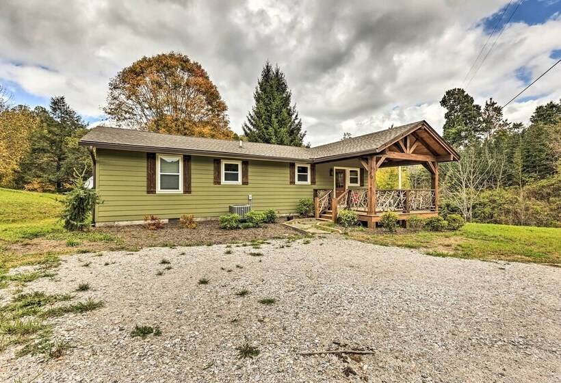 Newland Retreat W/ Creek, Near Hiking + Wineries!