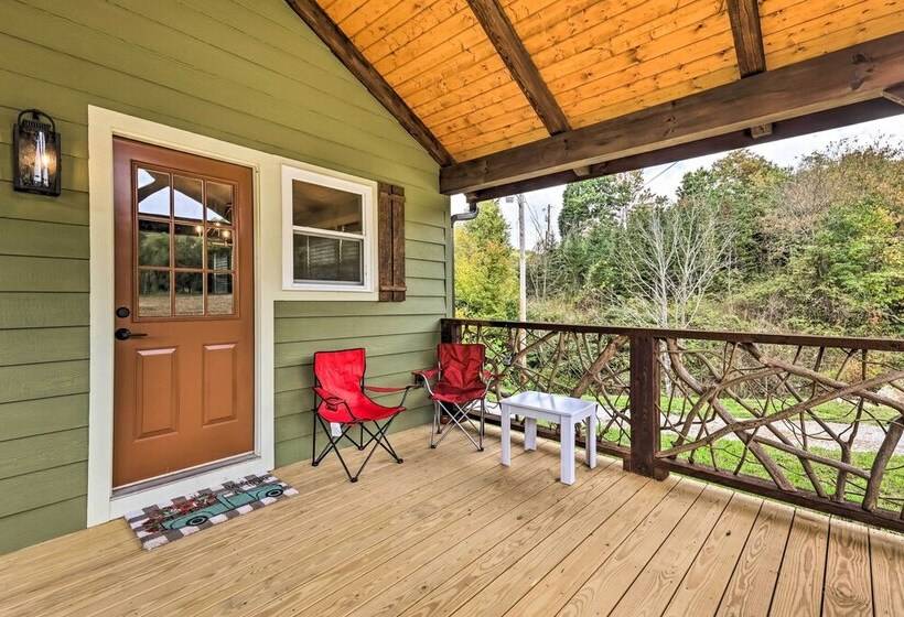 Newland Retreat W/ Creek, Near Hiking + Wineries!