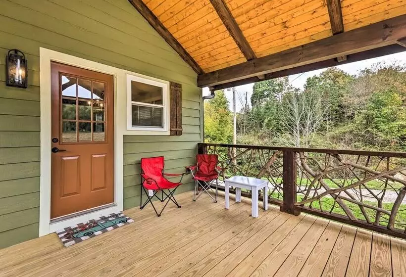 Newland Retreat W/ Creek, Near Hiking + Wineries!