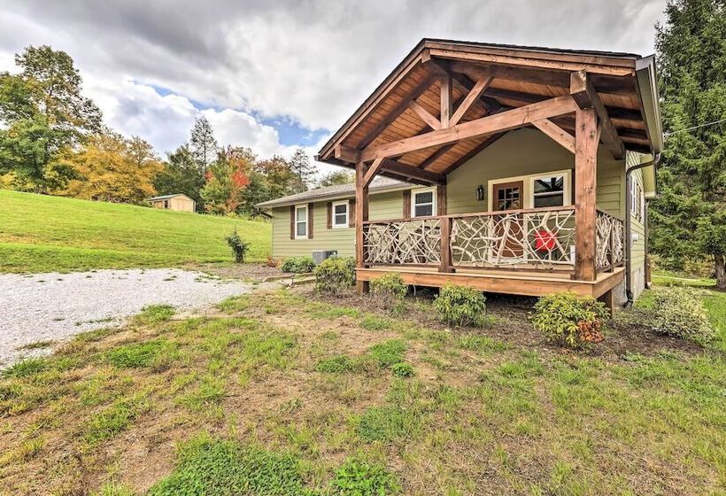 Newland Retreat W/ Creek, Near Hiking + Wineries!