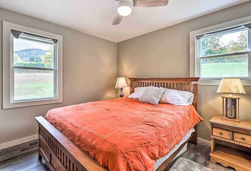 Newland Retreat W/ Creek, Near Hiking + Wineries!